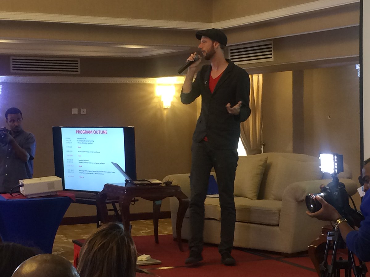 Entbanc's tweet image. Marnix teaching the business model canvas #AfDB #DisruptFashionmics # Hivos