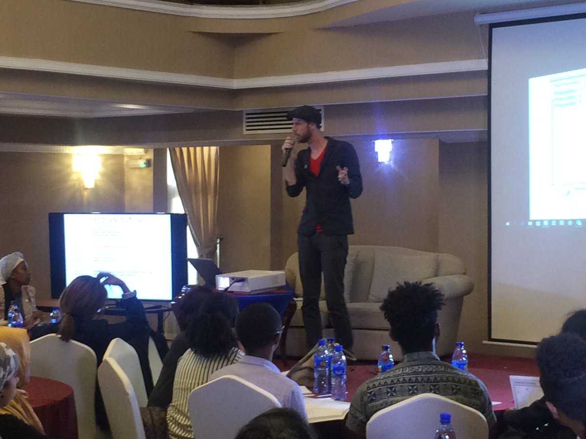 Entbanc's tweet image. Marnix teaching the business model canvas #AfDB #DisruptFashionmics # Hivos