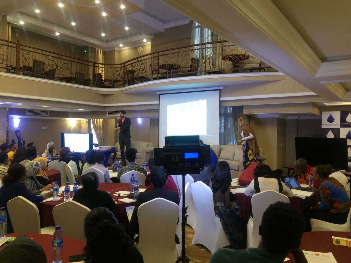 Entbanc's tweet image. Marnix teaching the business model canvas #AfDB #DisruptFashionmics # Hivos