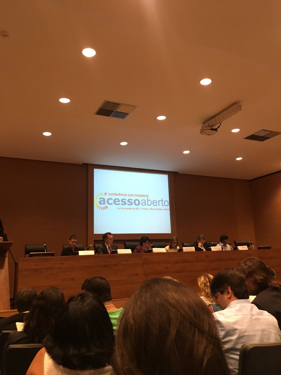 rabello_elaine's tweet photo. Começando! @redezikaCS presente! 8a Conferência Luso-Brasileira de Acesso Aberto. https://t.co/kAkE9yncLX