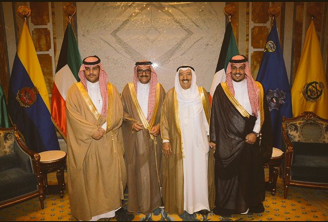 امير دولة #الكويت سمو #الشيخ_صباح_الاحمد_الصباح 
يستقبل ظهر اليوم بالديوان الاميري
#الشيخ_سالم_بن_محمد_بن_نحيت والوفد المرافق له.