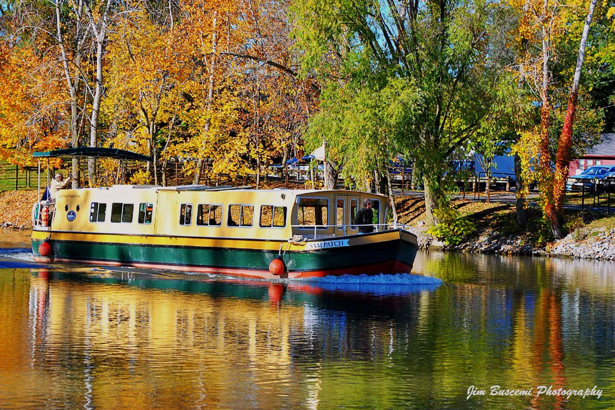 Jbusc33's tweet photo. #sampatch #fallday #colorful #eriecanal #pittsfordny #schoenplace #falltour #roc #mpixfans #shutterbugpix #just_newyork. https://t.co/n3t6d2P5Dt