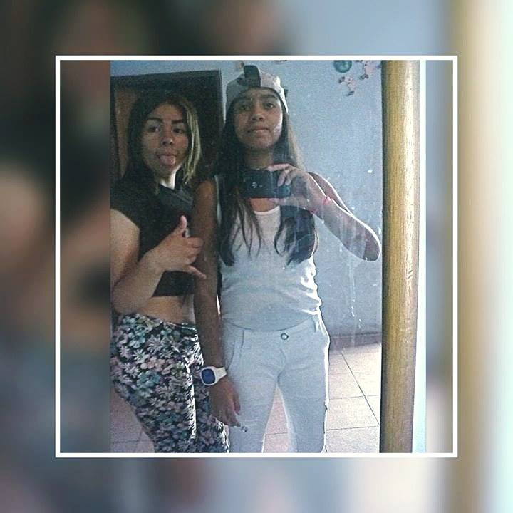 mariaq_jose's tweet photo. -Ella se preparo se puso linda ah su amiga llamaba, salimos de rumba y nada nos importo☺ VAYALOOOO MANAA♥
LAVP&amp;MJSR*-* #05DCM<3 https://t.co/TXXSr5AGVg