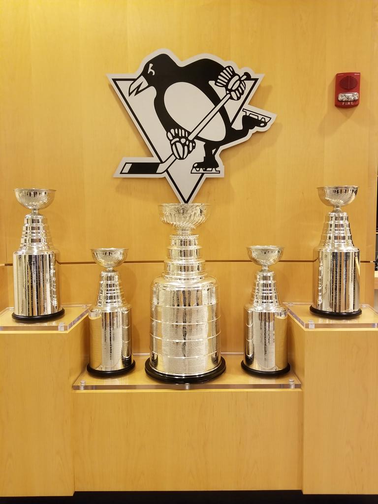 keeperofthecup's tweet photo. Starting the day off..surprising the front office. We're early, nobody is here yet..great photo. #stanleycup @NHL @HockeyHallFame @penguins https://t.co/in4YLvTE7p