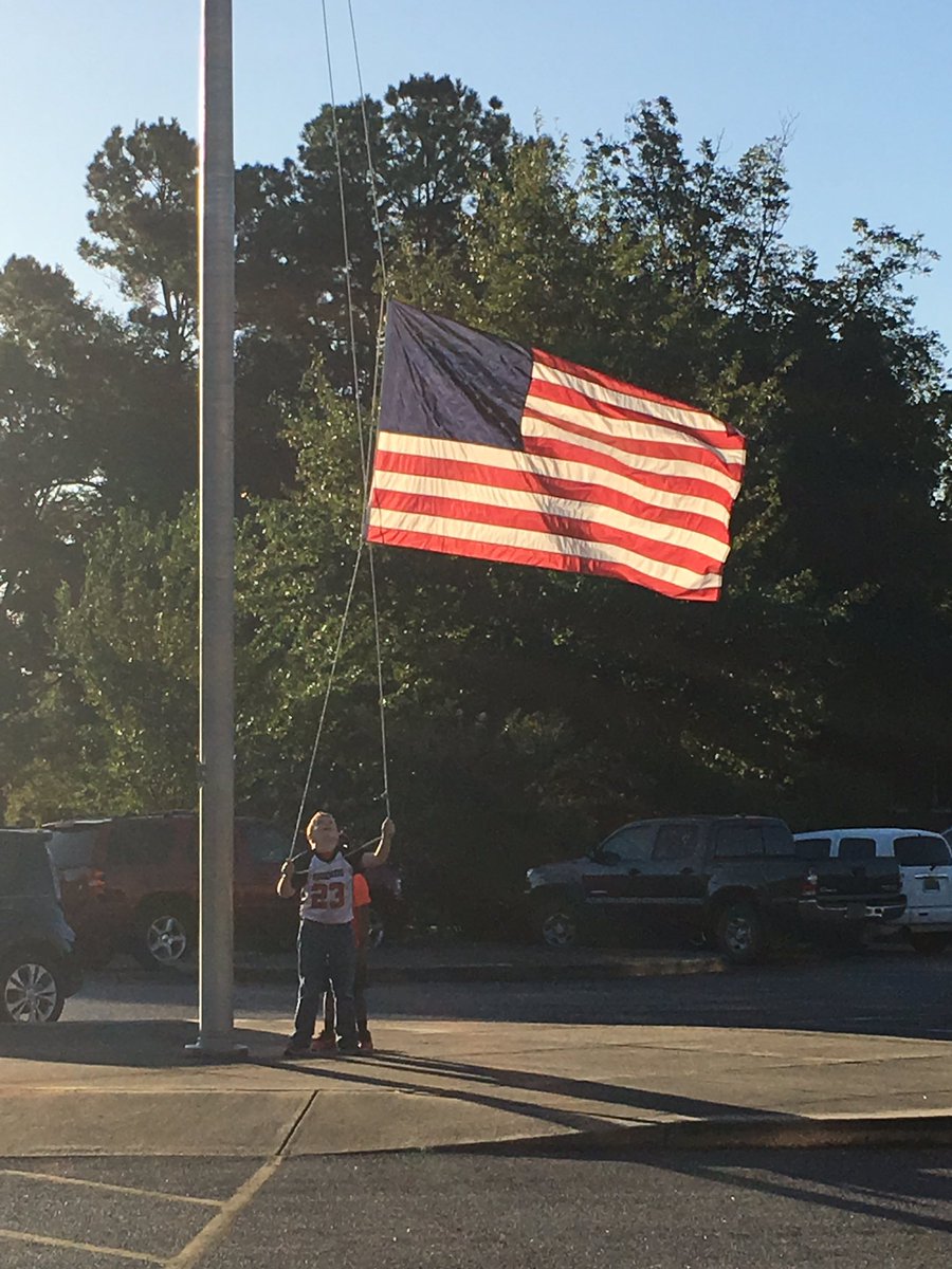 stephens_school's tweet photo. Raising the flag at SES this morning. It's going to be a great day! https://t.co/aFD8ZkJatw