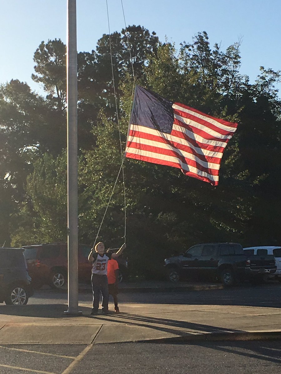 stephens_school's tweet photo. Raising the flag at SES this morning. It's going to be a great day! https://t.co/aFD8ZkJatw