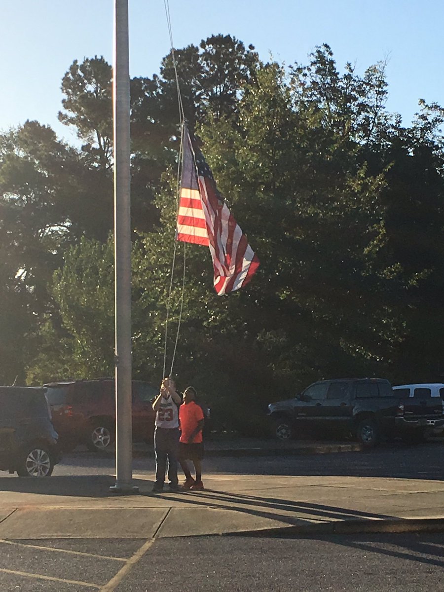 stephens_school's tweet photo. Raising the flag at SES this morning. It's going to be a great day! https://t.co/aFD8ZkJatw