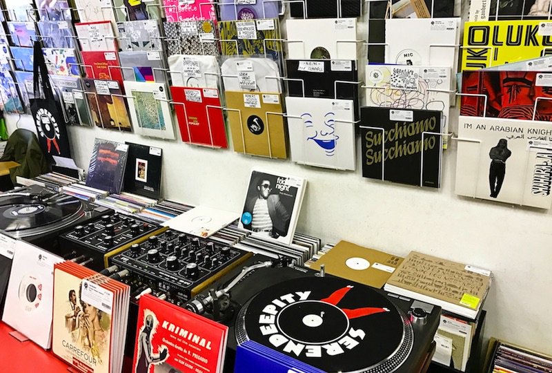 Vinyl sales rise once more with nearly 10 million albums sold in the US already this year: thevinylfactory.com/news/vinyl-sal…