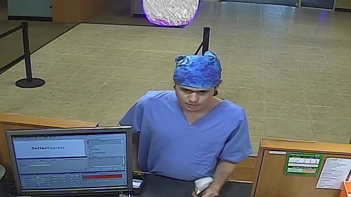 Man dressed in hospital scrubs robs South Florida bank bit.ly/2xQL0xh?utm_me… https://t.co/RntatbJdhX