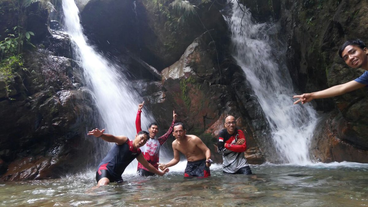 GowesGBMS's tweet photo. Petualangan Gowes Seru Ke 6 Curug in 1 Day,#240917
#CurugMariuk,
#CurugBatuMerah
#CurugRomantis
#CurugHordeng
#CurugKembar
#CurugCiburial https://t.co/0MYp51BbgS