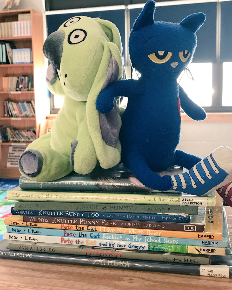 anniebonner_'s tweet photo. On Wednesdays we read books! #parttimelibrarian https://t.co/JlLCY4Axi9