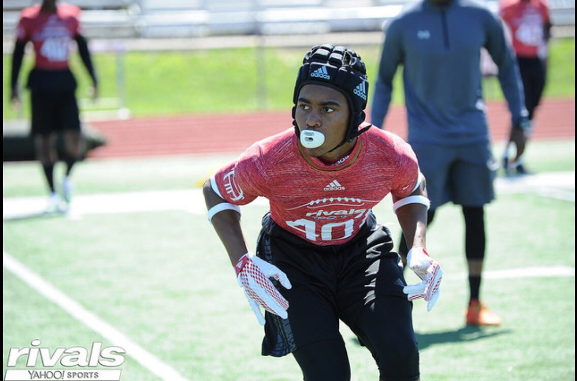 WoodyWommack's tweet photo. Oregon is the latest offer for 2019 #Rivals250 Oakland (Tenn.) CB Woodi Washington https://t.co/5STypLPy72 https://t.co/q9Rlwrye4E