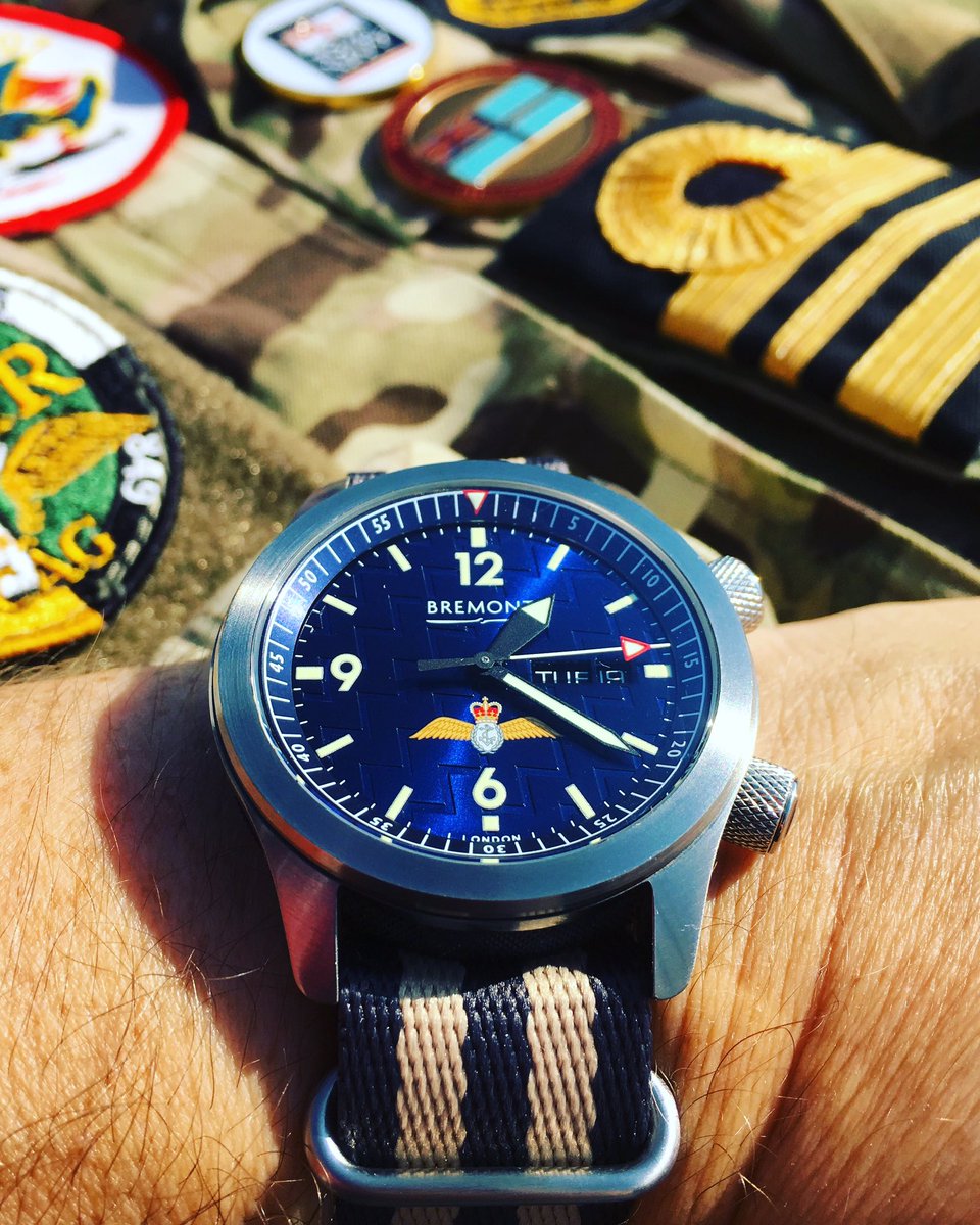 BremontMilitary's tweet photo. Feeling blue is not always a bad thing! @Bremont #U2Blue #RoyalNavy #FleetAirArm https://t.co/CXAjSOrKNQ