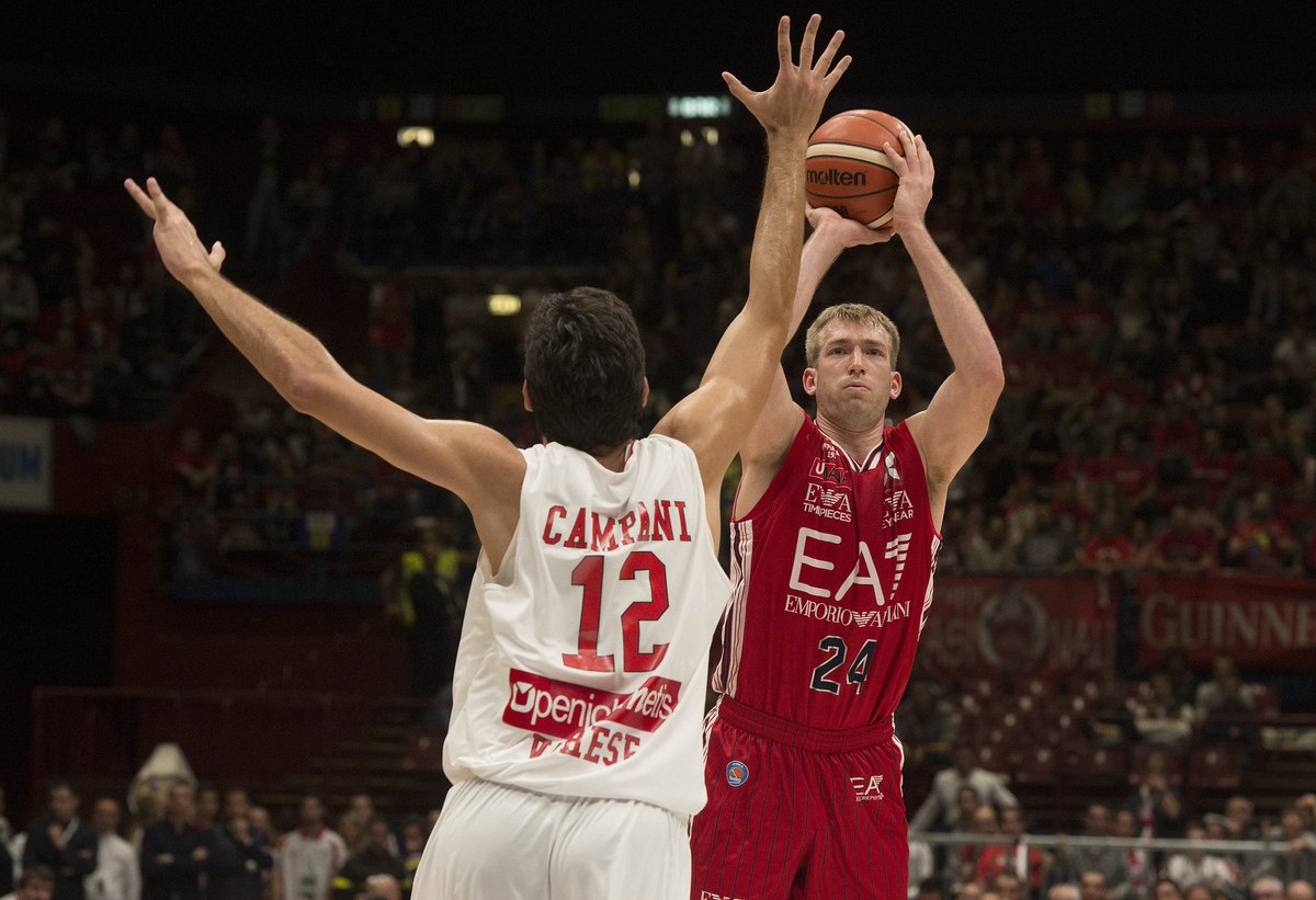 OlimpiaMI1936's tweet photo. We wish #RobbieHummel best luck for the next chapter in his life. He was a true professional and gentleman in Milan and everywhere #meninred https://t.co/dtIDgufTyk