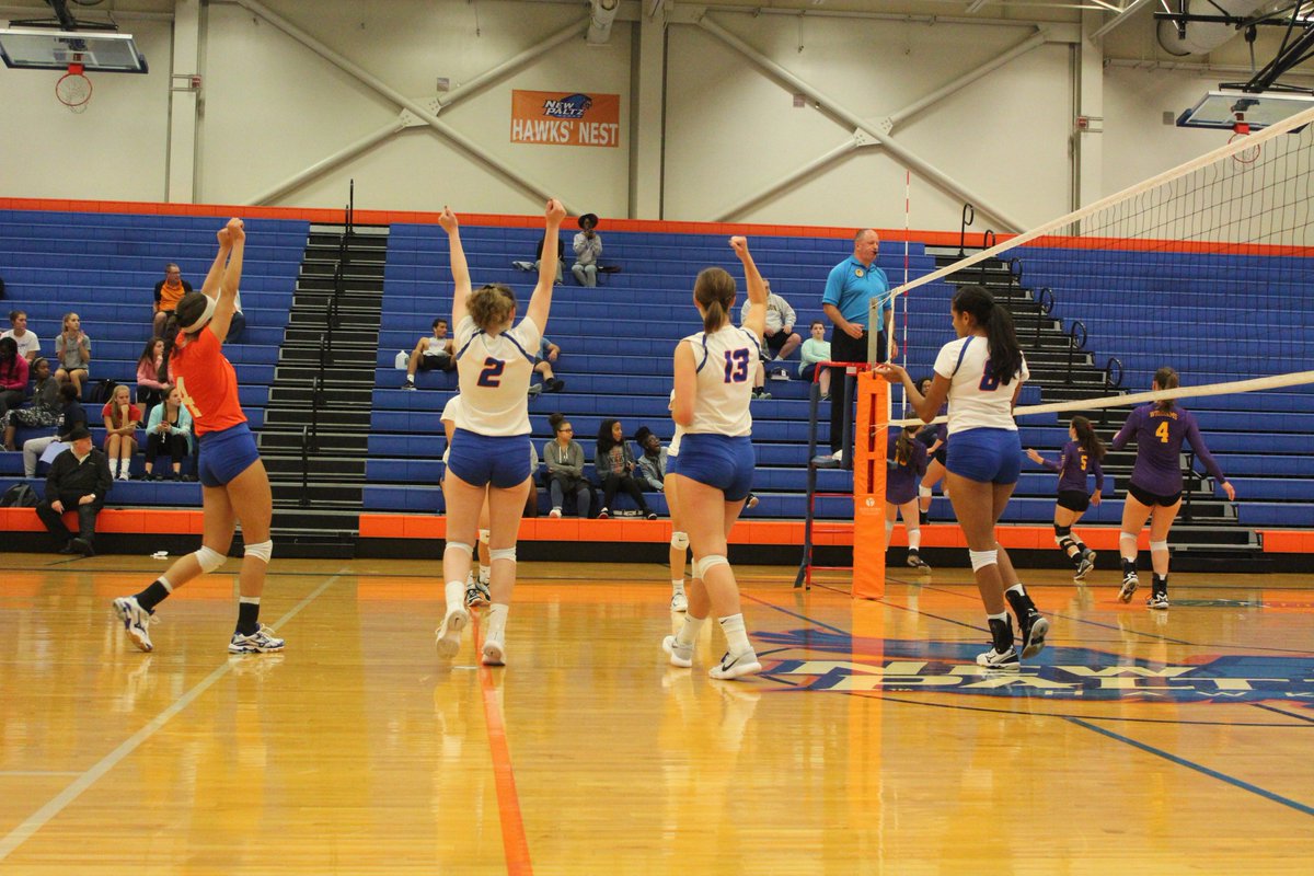 nphawks's tweet photo. #NPHawksWVB extends winning streak to 4 after 3-1 W over @EphSports Wed. @newpaltz #NPHawks #EndingOnEmpty
STORY: https://t.co/u016g8WvLE https://t.co/7pr51JeuRF