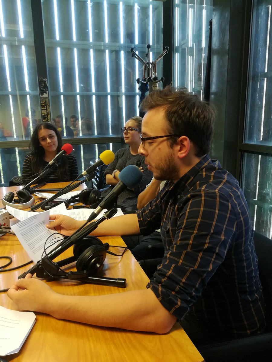 MasterDNHD's tweet photo. Point "vie pro" avec @Clement_Sansen qui évoque l'#approcheAgile Branchez vous prochainement sur @RadioCampusBx pour des explications ! https://t.co/bbb5DDCIXD