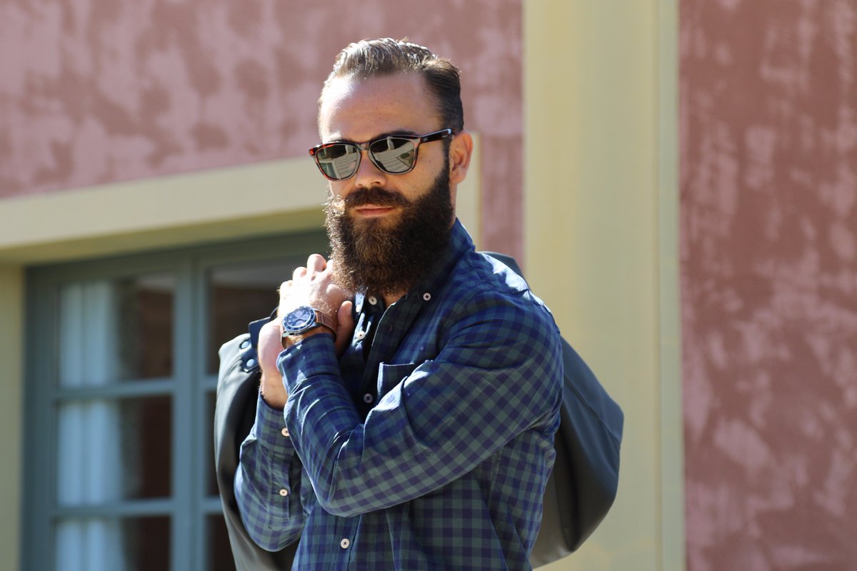 HanjoFR's tweet image. Gullaume du #blog @LHommeTendance est de sortie avec la #chemise "La Boisée" ▶️ goo.gl/ecUZMa