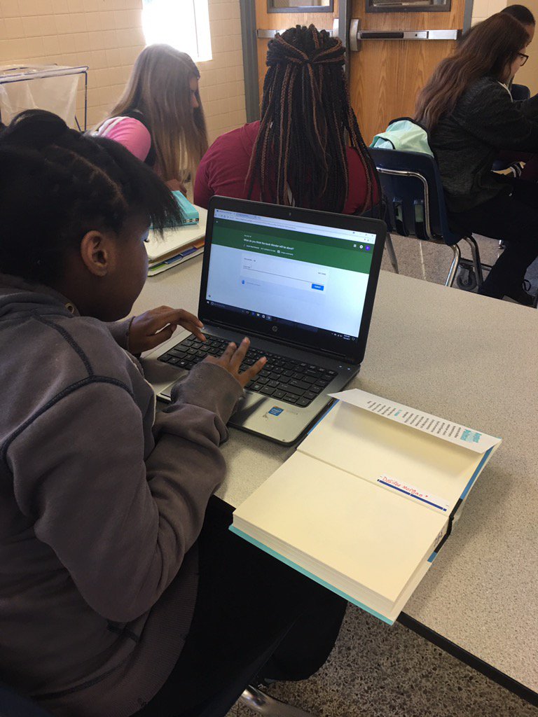 ehbeagle43's tweet photo. BMS book club 1st meeting.  Reading Wonder#bmsthatslit #@baysidemsvbcps https://t.co/5xSUVeVqoJ