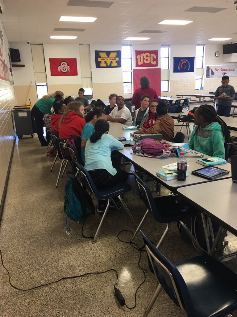 ehbeagle43's tweet photo. BMS book club 1st meeting.  Reading Wonder#bmsthatslit #@baysidemsvbcps https://t.co/5xSUVeVqoJ