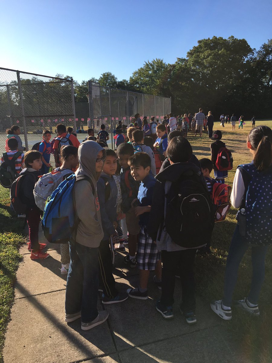 apsbudget's tweet photo. #WalktoSchoolDay @HFBAllStars https://t.co/0bMJwuv2Z0