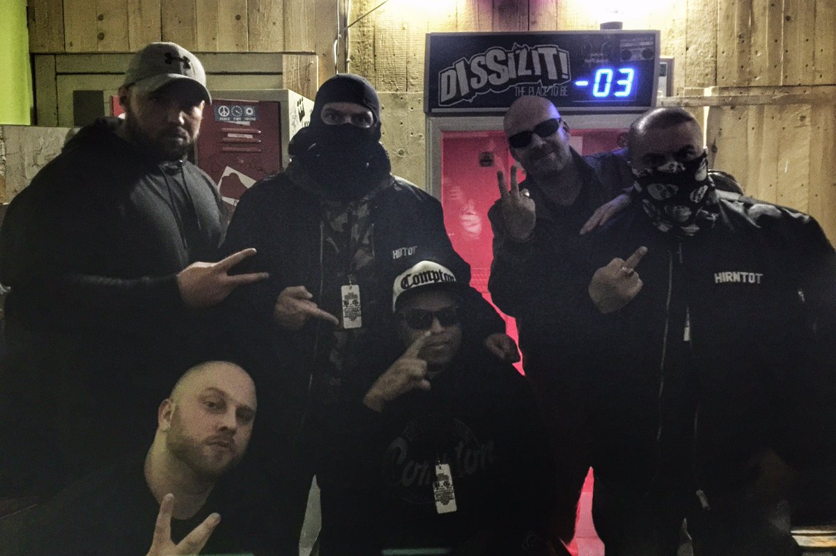 blokksta's tweet photo. Wir waren gestern zusammen mit der Oldschool-Legende @BGKnoccOut_ auf der Bühne - Es war mir eine Ehre! 🙏🏻 https://t.co/Iu9KpbmMS0