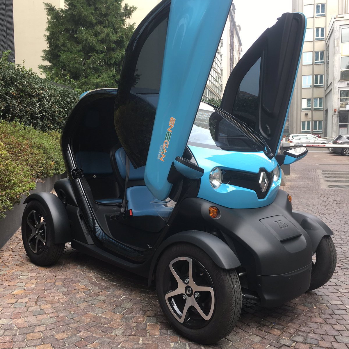 Motorpad's tweet photo. Soluzioni green all'insegna dell'innovazione
Conf.stampa
Roberto Giacobbo 
#renault #Twizy #enegan @renaultitalia @RenaultZE @EneganLuceGas https://t.co/OKNJ5so7Q0