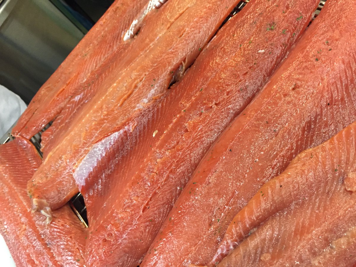 RATIONAL_AG's tweet photo. 35 fillets in 75 min. Smoked Salmon with maple, ginge, cinnamon butternut squash purée, pomegranate reduction &amp; beet &amp; corn chip @RideauHall https://t.co/jYelXwIXB9