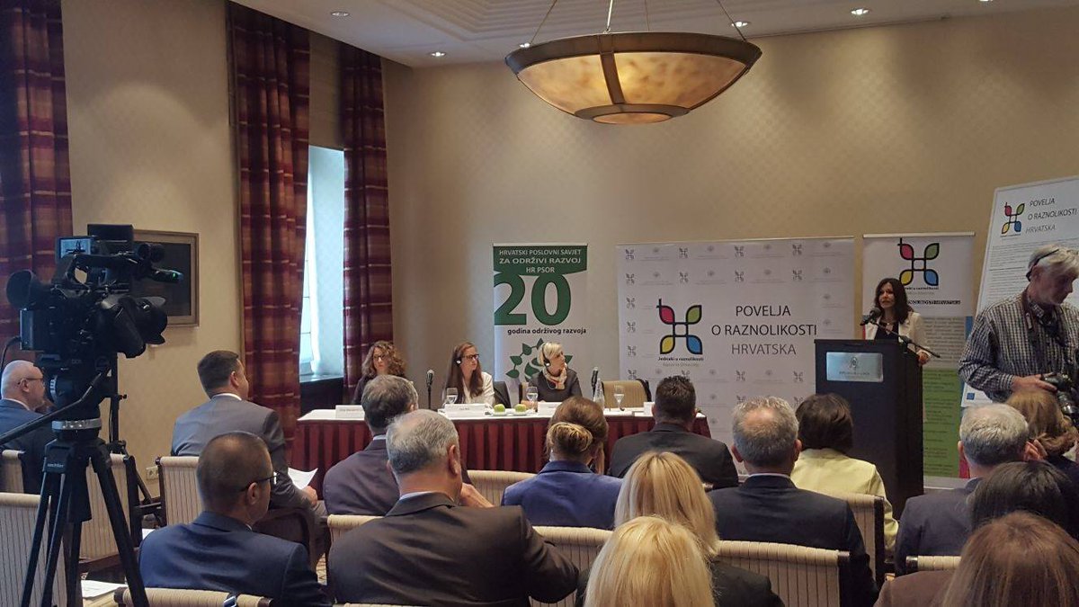 SwedeninHR's tweet photo. Ponosni smo - 5 svedskih kompanija u HR potpisalo Povelju o raznolikosti. @IKEAHrvatska, #EricssonNT, #Oriflame, @Tele2Croatia, #Securitas https://t.co/61Zcdsv48G