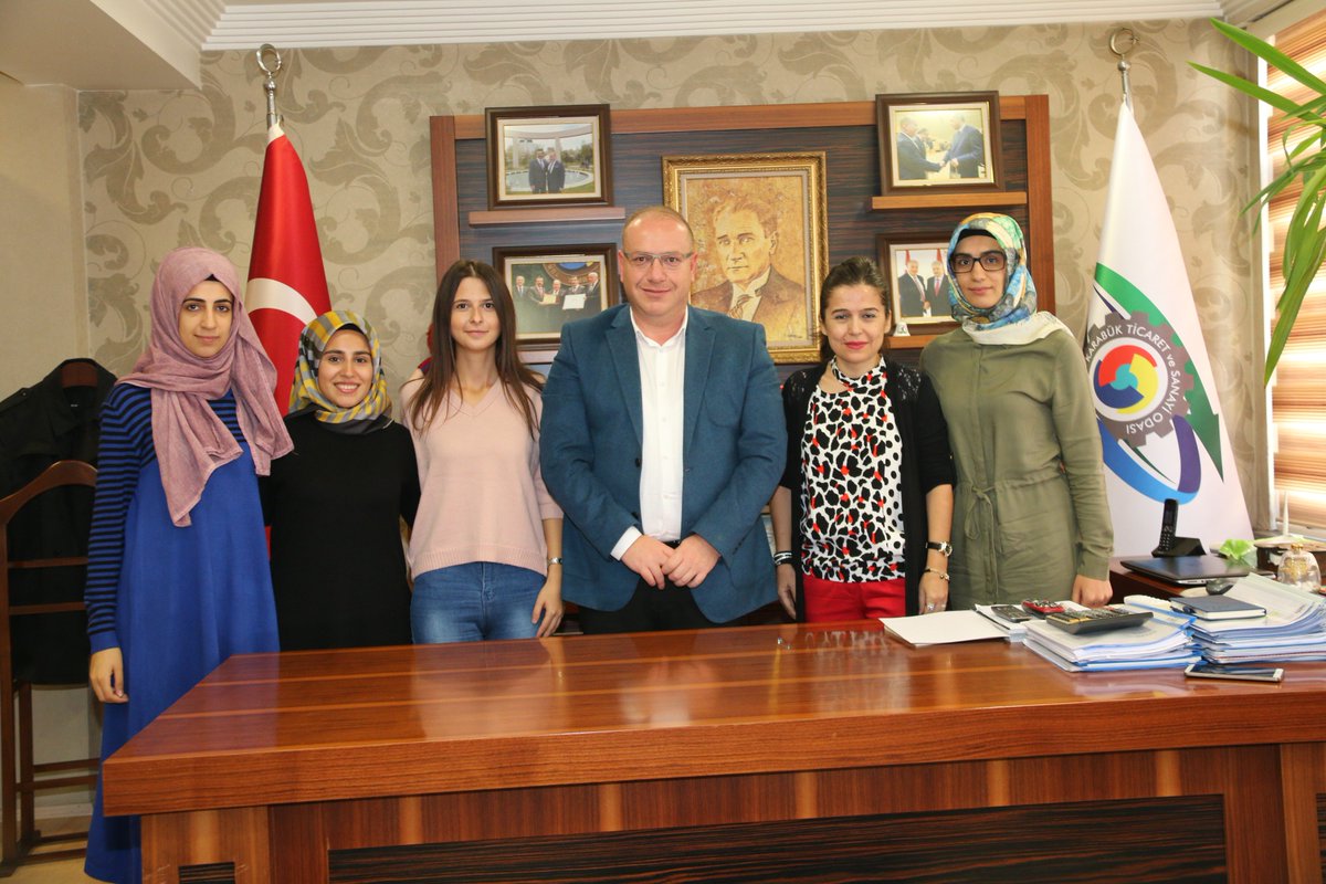 karabuktso's tweet photo. Geleceği Yazan Kadın Projesi  Finalistleri KTSO Başkanı Tuncay Özcan'ı makamında ziyaret etti.
https://t.co/vJGYK8suKb https://t.co/so6kjA6sFr