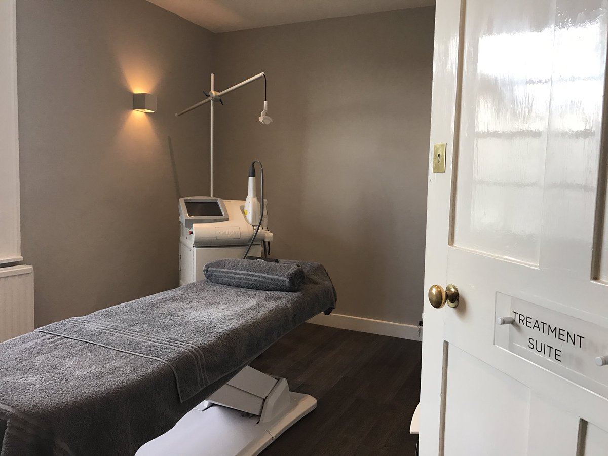 MissBalaratnam's tweet photo. A great mix of treatments in clinic today #consults #VISIA #dermalfillers @SculpSure #DualSculpt @HydraFacialUK @iSCLINICALUK #skincare #ICON #laser @ThreeForMeSkin #ilovemyjob #Beaconsfield #naturalresults https://t.co/UXwXfTUXfi