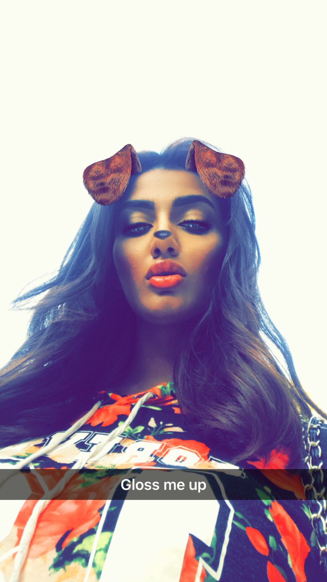IamMathira's tweet photo. Gloss lips https://t.co/4VgG30g33F