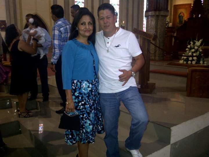 carmitayamelro1's tweet photo. Con mi querido hjito https://t.co/YP28g2evtO