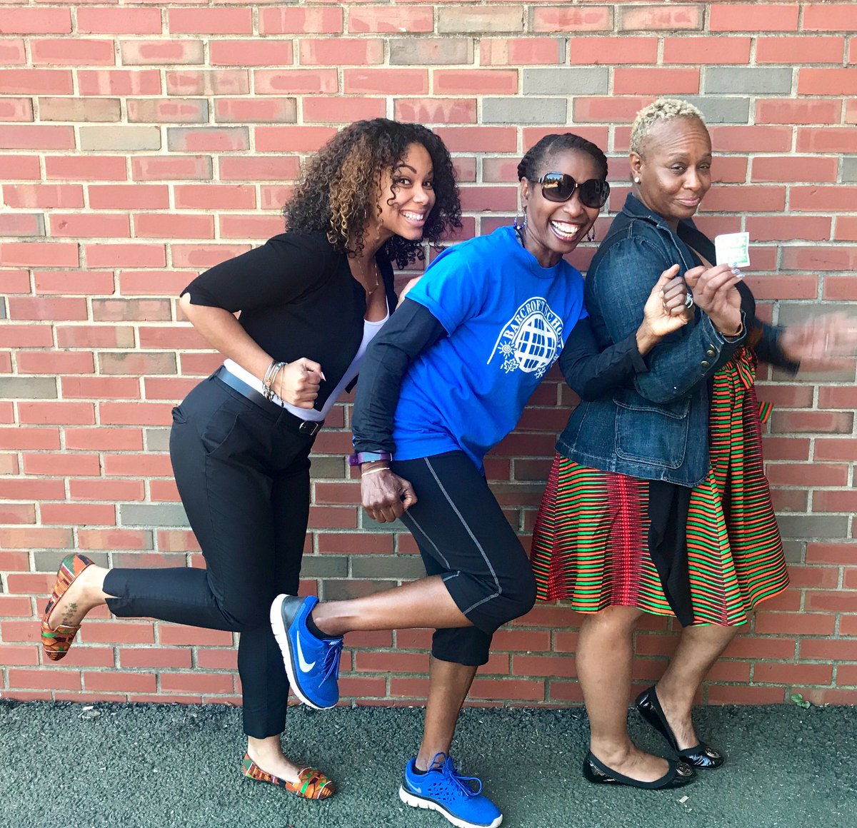 MsShy_teach's tweet photo. Walk and Bike to School Day @BarcroftLibrary @teachnpe #barcroft https://t.co/xbEArM6VK8