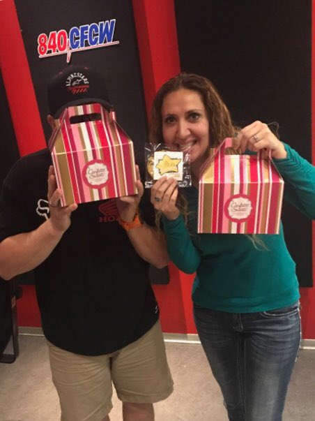 LoudMouthComm's tweet photo. Thanks @840CFCW @Burkeeboy @StellaCFCW TEXT “FORKIDS” to 45678 to donate $5 to #ipadsforinspiration  #forkids #CAF70 enjoy @confettisweets! https://t.co/0ZImn564oL