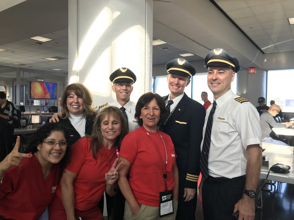 UnitedPilots's tweet photo. United pilots and @RNRNNurses getting ready for the @united relief flight to Puerto Rico #WeAreALPA #UnionsUnited https://t.co/4vNN69nx4i