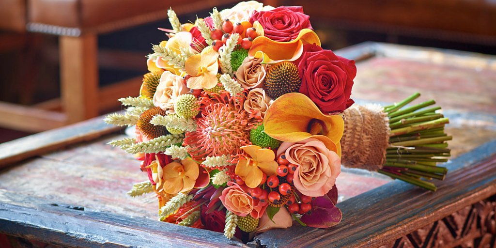InterfloraUK's tweet photo. Here are 6 #wedding flower ideas for the #autumn #bride >https://t.co/ZmY6Dyv6dD https://t.co/dX8ptBm3m2