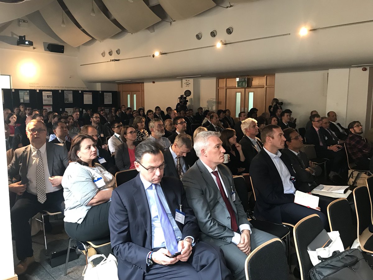 OrthopodReg's tweet photo. The room listens +/- tweets as David Wilkinson speaks on behalf of @NHS_HealthEdEng about Enhancing #juniordoctor Working Lives at #FST2017 https://t.co/AYt2iHhFhp