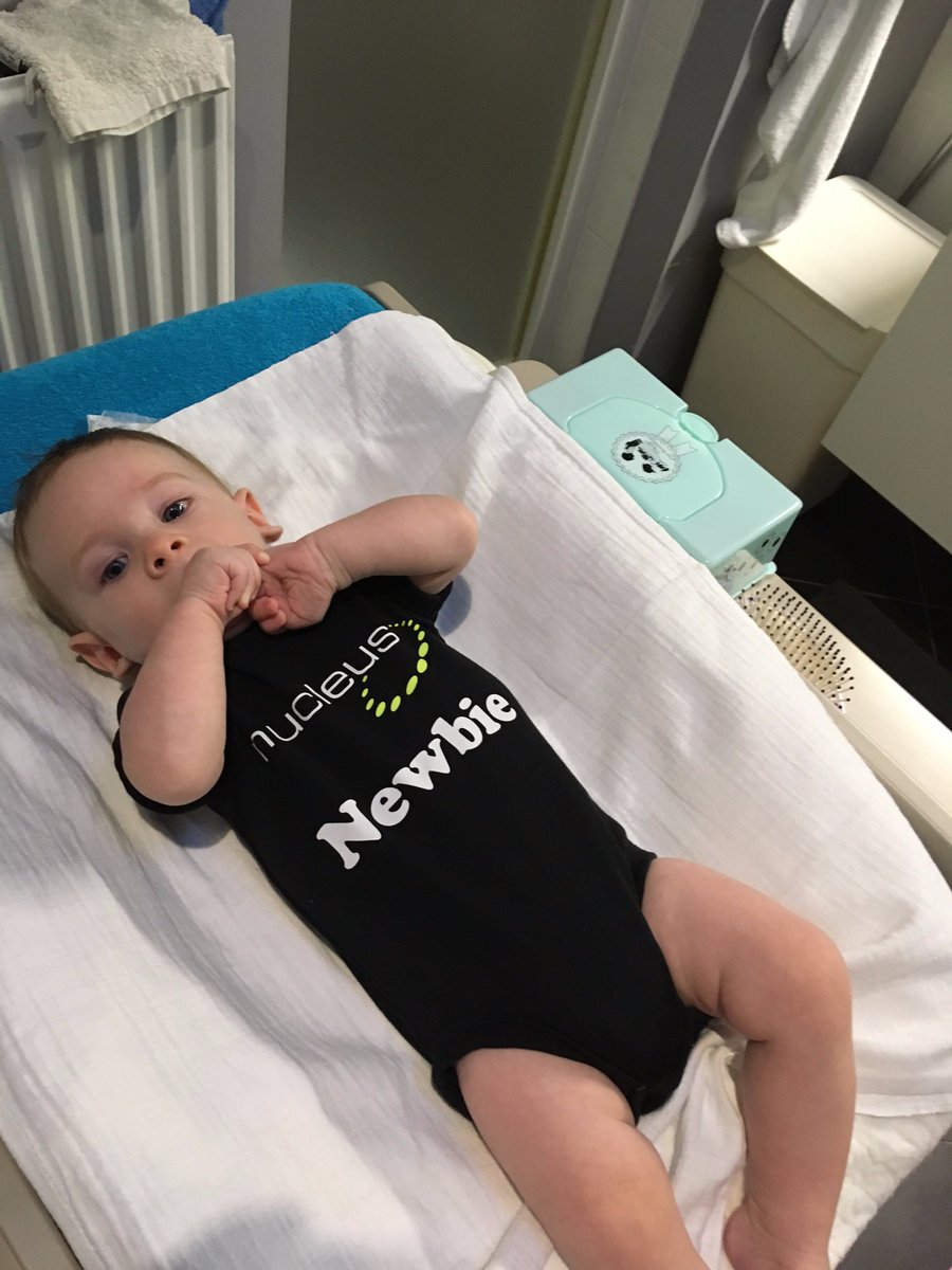 nucleus_hosting's tweet photo. Als een klant zorgt voor een nieuwe 'klant', dan zorgen wij met plezier voor een cadeautje. ;-) Proficiat @timvanhaudt! #newbie #cloudatwork https://t.co/drivZqrN8i