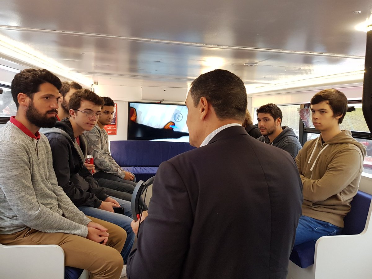 GregoryCLAVE's tweet photo. Patrick en pleine présentationbdes innovations #sogetitour https://t.co/6Rd4161hIU