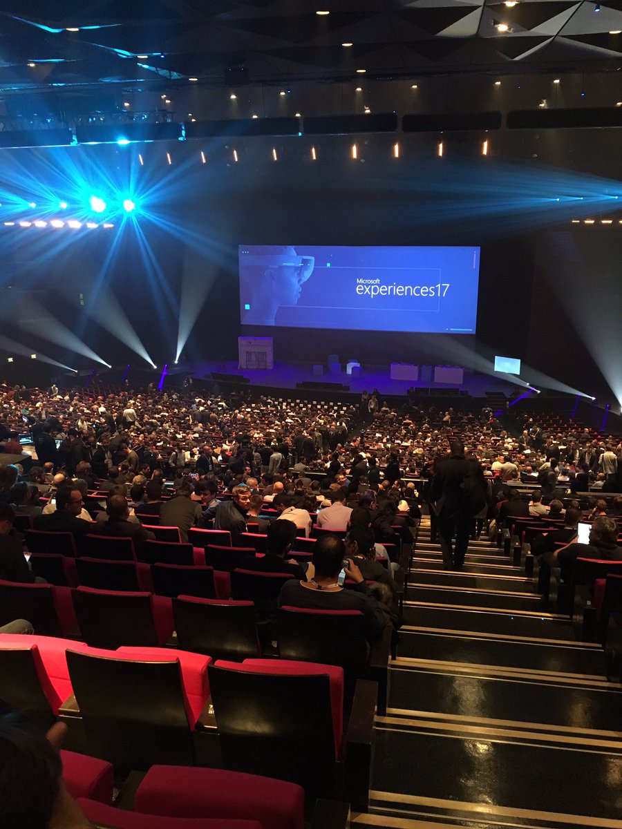DigipeepsESD's tweet photo. "L'intelligence artificielle pour tous" with @E_S_Digital and @Microsoft #MicrosoftExperiences17 #AI #DigiPeeps https://t.co/39OmuoQJEz