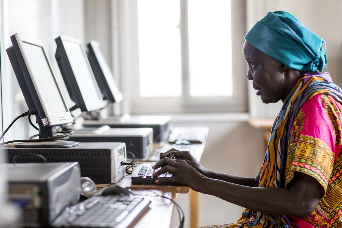 michaelmoller's tweet photo. Education should be accessible to all! Through online courses, the @_InZone projects brings hope to refugee students https://t.co/BvosJIAk7F https://t.co/1X4UHlO8vo