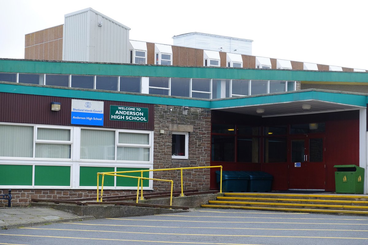 ShetIslandsCll's tweet photo. Last day today for Anderson High pupils & staff before moving to #NewAndHS at end of the month #Lerwick #Shetland #endofanera #newbeginnings https://t.co/uhtmJtmcfH