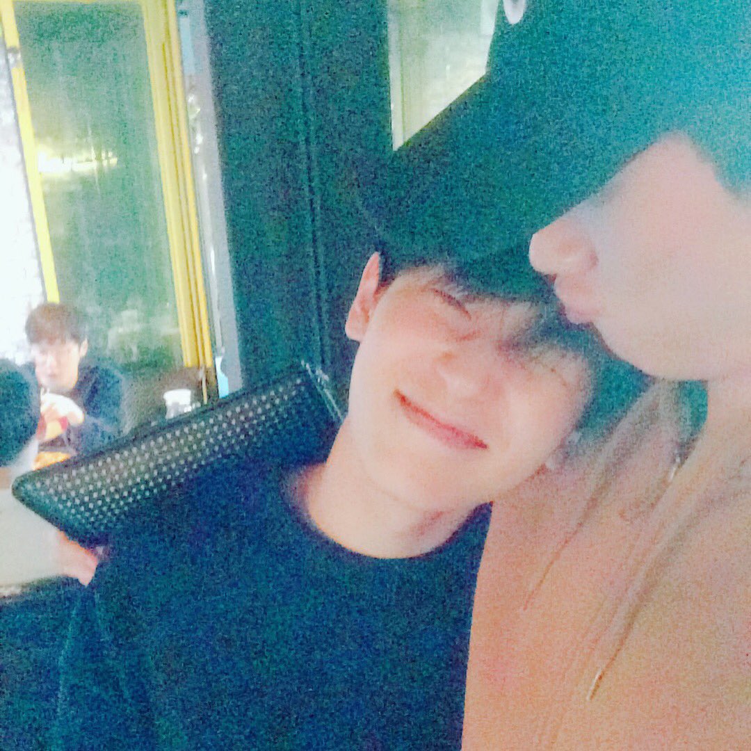 ttmami6's tweet photo. テホくん久しぶりじゃないの～💕

#병헌 #이병헌 #Byunghun https://t.co/76m8DyzoTx