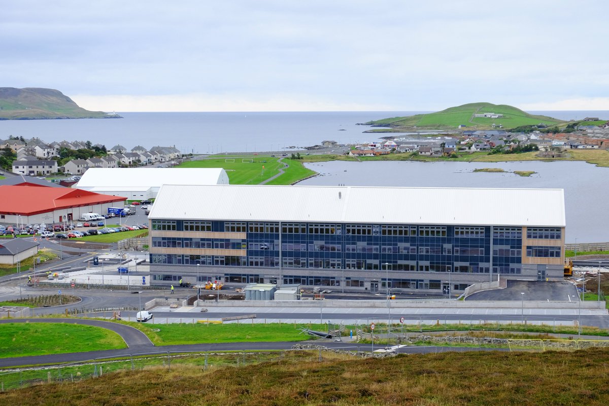 ShetIslandsCll's tweet photo. Last day today for Anderson High pupils & staff before moving to #NewAndHS at end of the month #Lerwick #Shetland #endofanera #newbeginnings https://t.co/uhtmJtmcfH