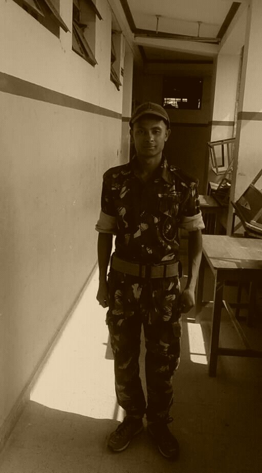 SamadRahman12's tweet image. Agar 10 Aadmi ko bachane Ki Khatir Ek Jaan Gawa Ni Pade to koi baat nahi Jai Hind Jai Bharat