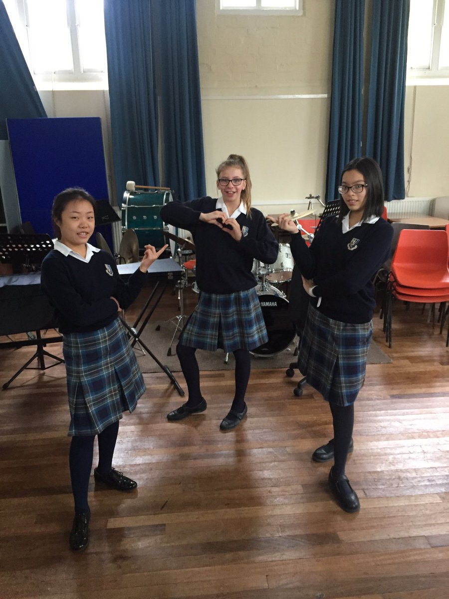MSJ_Music's tweet photo. Year 9 transforming into Motown girl groups of the 1960s. The Supremes eat your heart out! #stop in the name of love #learn through performing https://t.co/WdGKEy1PyW