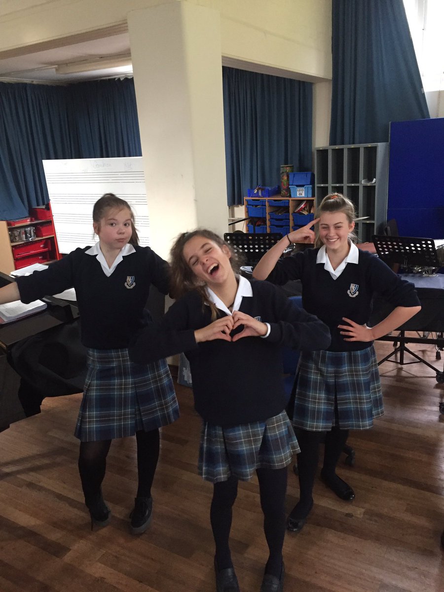 MSJ_Music's tweet photo. Year 9 transforming into Motown girl groups of the 1960s. The Supremes eat your heart out! #stop in the name of love #learn through performing https://t.co/WdGKEy1PyW