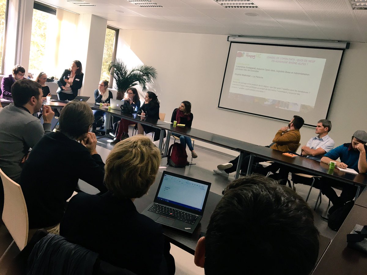 INTERCOnnectes's tweet photo. Début de l'atelier #usages de l'#opendata : Quoi de neuf en @auvergnerhalpes ? #happyTIC https://t.co/Dc7VVBE1Z2