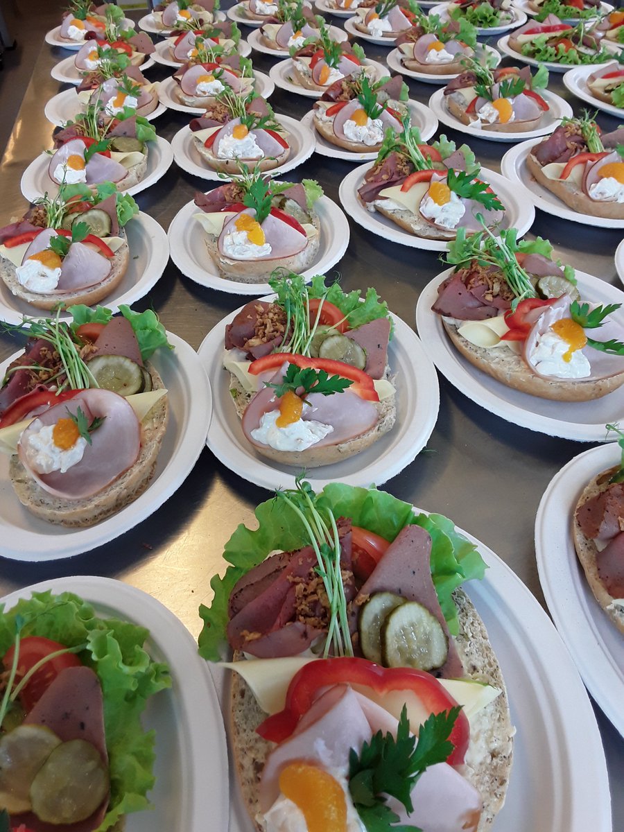 GodaMackan's tweet photo. Behöver du hjälp att fixa ett event ring oss på 018-512650 så hjälper vi er.

#afterwork #minnesstund #godamackan #event #uppsala https://t.co/L2jI91D3QI