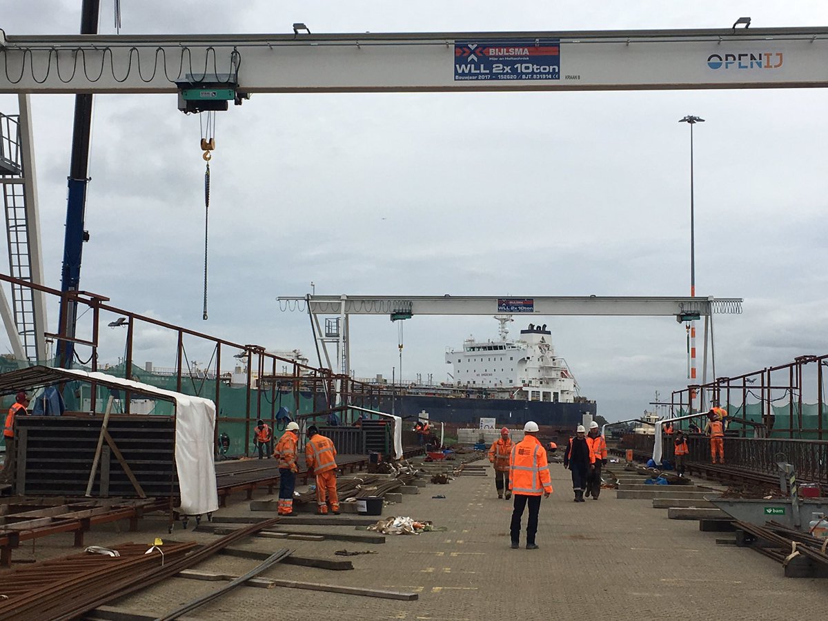 vhbinfra_dir's tweet photo. Werkbezoek met bouwpartners  @vhbinfra op ons logistiek centrum van #zeesluis#ijmuiden. Wapeningstaal voor diepwandpanelen in progress ^WTM https://t.co/IEpHeUtiBM